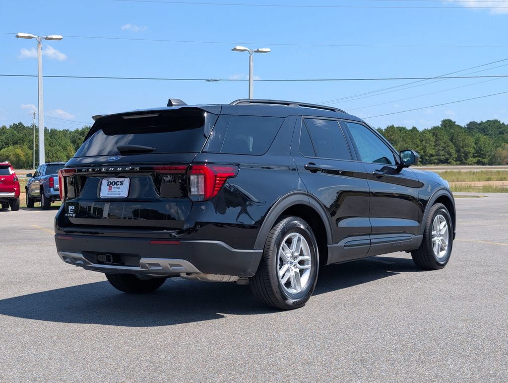 Used 2026 Ford Explorer Active w/ Active Comfort Package RWD image 5