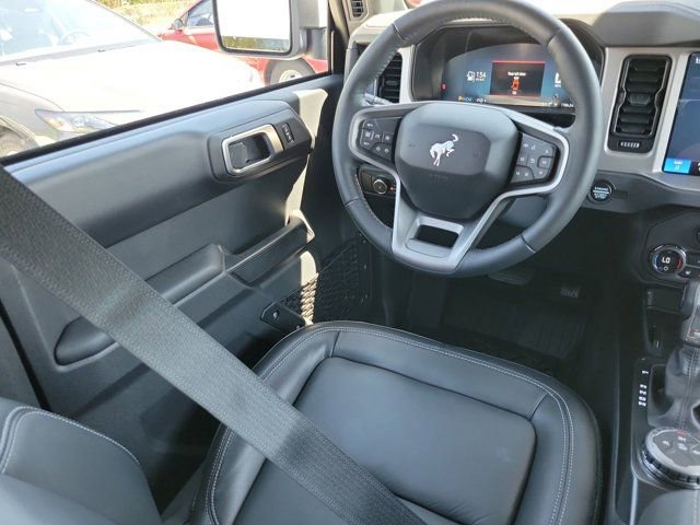 Used 2025 Ford Bronco Outer Banks AWD/4WD image 22
