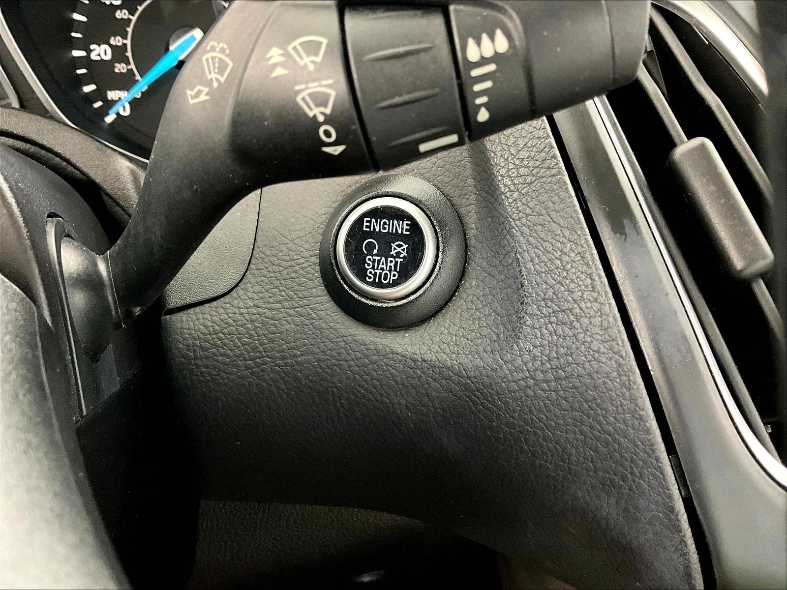 Used 2015 Ford Focus Titanium w/ Titanium Technology Package FWD image 39