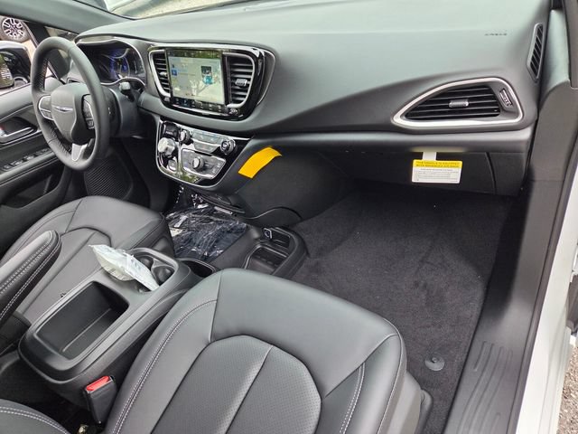 New 2026 Chrysler Voyager LX FWD image 15