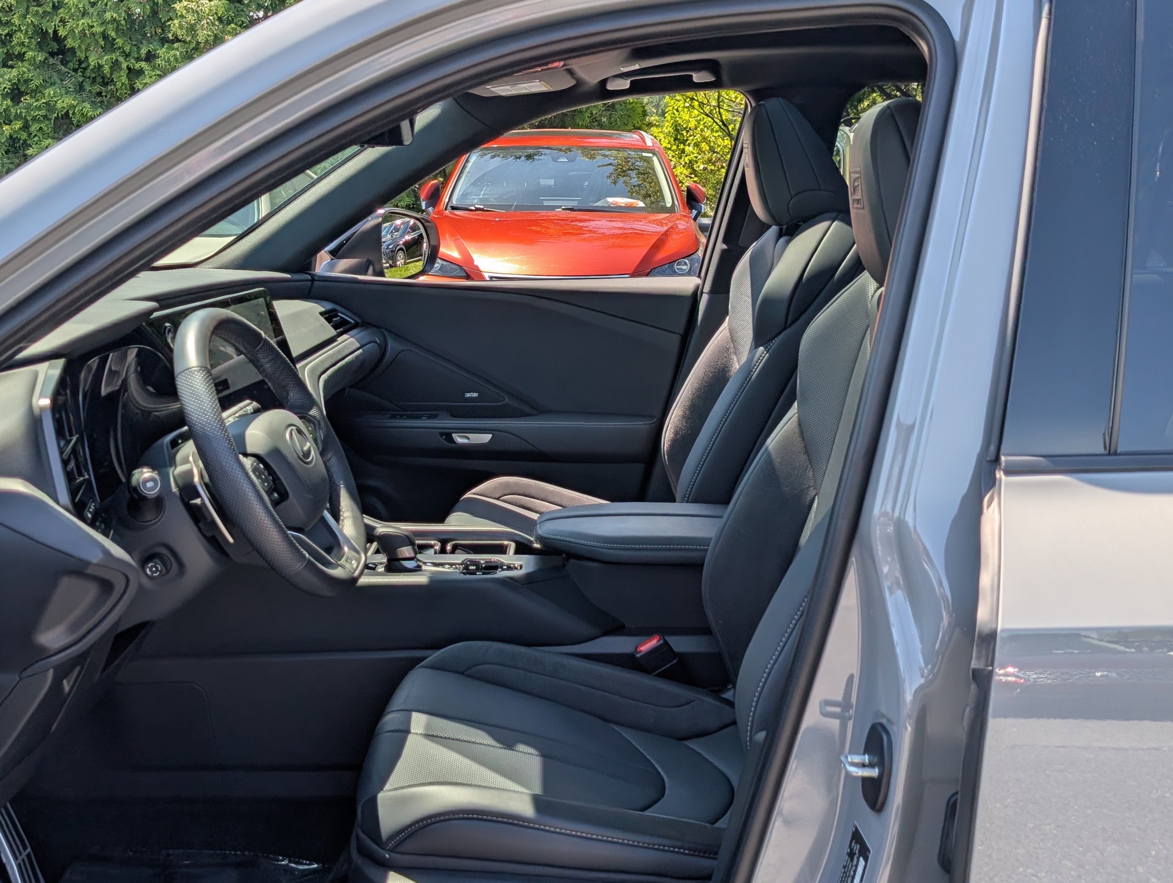Certified 2025 Lexus TX 500h AWD w/ Technology Package image 19