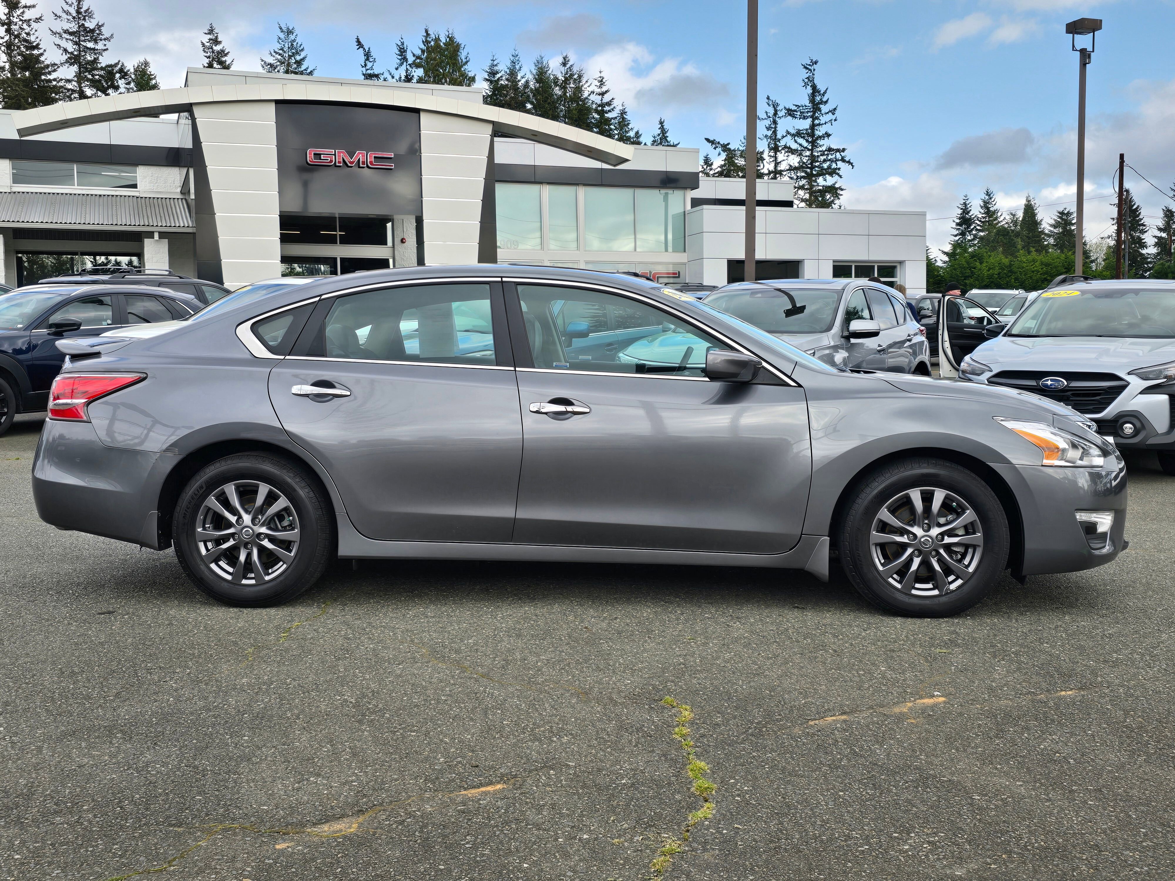 Used 2015 Nissan Altima 2.5 S w/ Special Edition Package FWD image 8