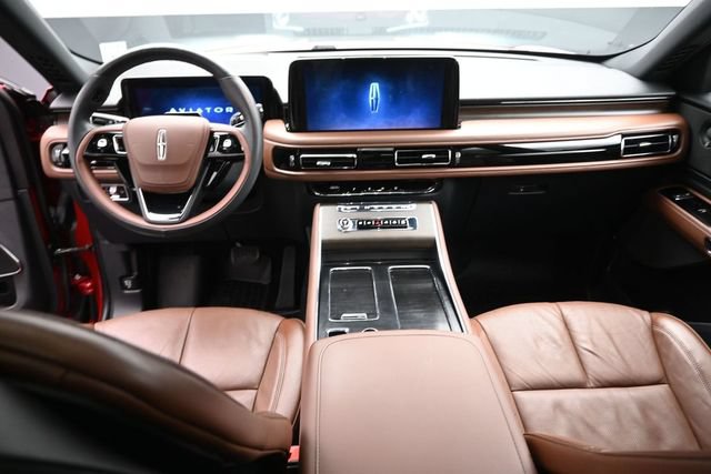 Certified 2025 Lincoln Aviator Reserve w/ Illumination Package AWD/4WD image 23