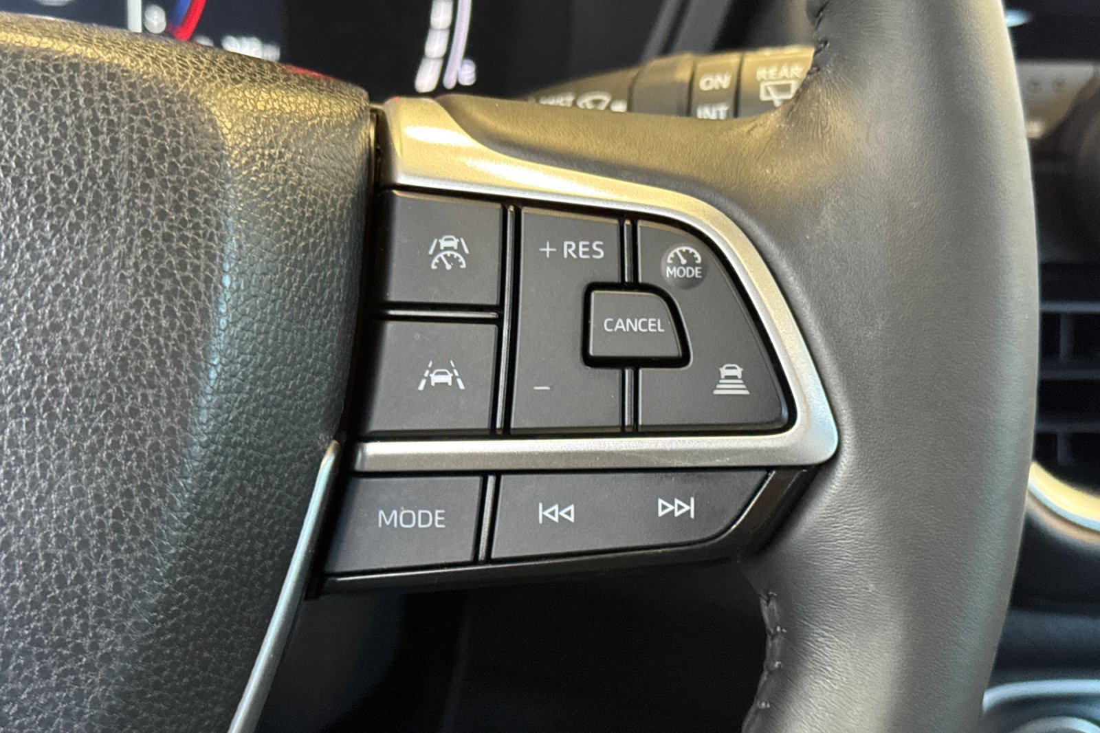Certified 2024 Toyota Grand Highlander FWD image 33