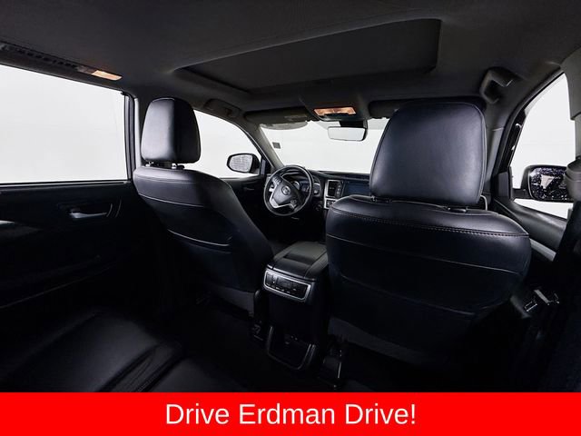 Certified 2018 Toyota Highlander XLE w/ Carpet Mat Package (TMS) image 29