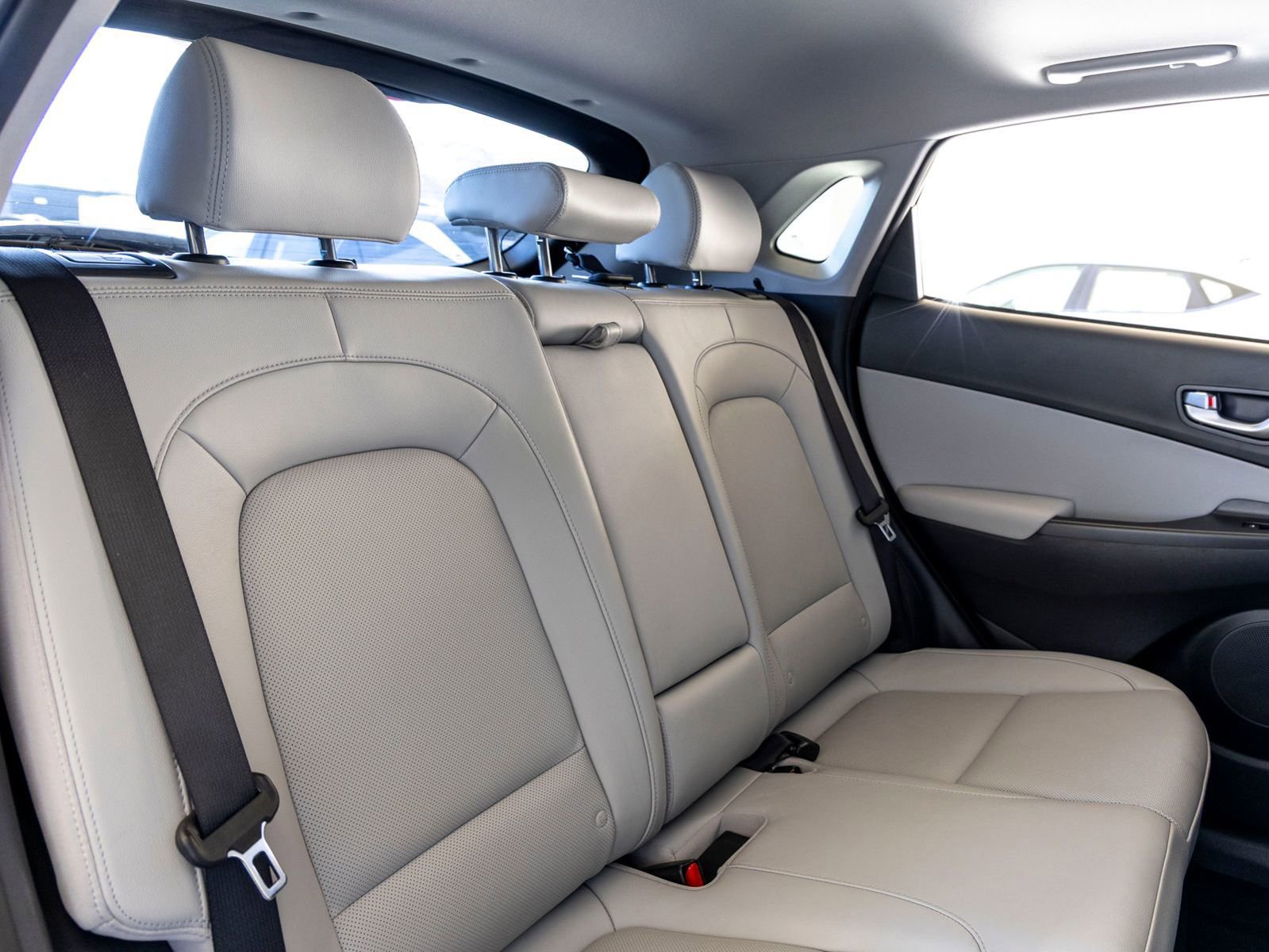 Used 2023 Hyundai Kona Limited image 24