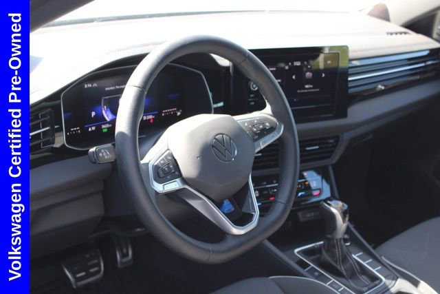 Used 2025 Volkswagen Jetta Sport image 15