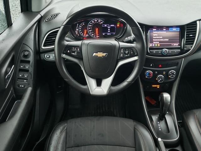 Used 2020 Chevrolet Trax LT w/ LT Convenience Package AWD/4WD image 16
