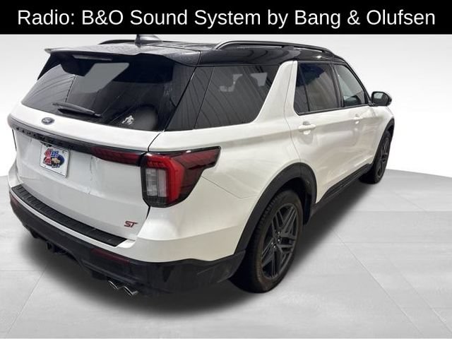 Used 2025 Ford Explorer ST AWD/4WD image 5