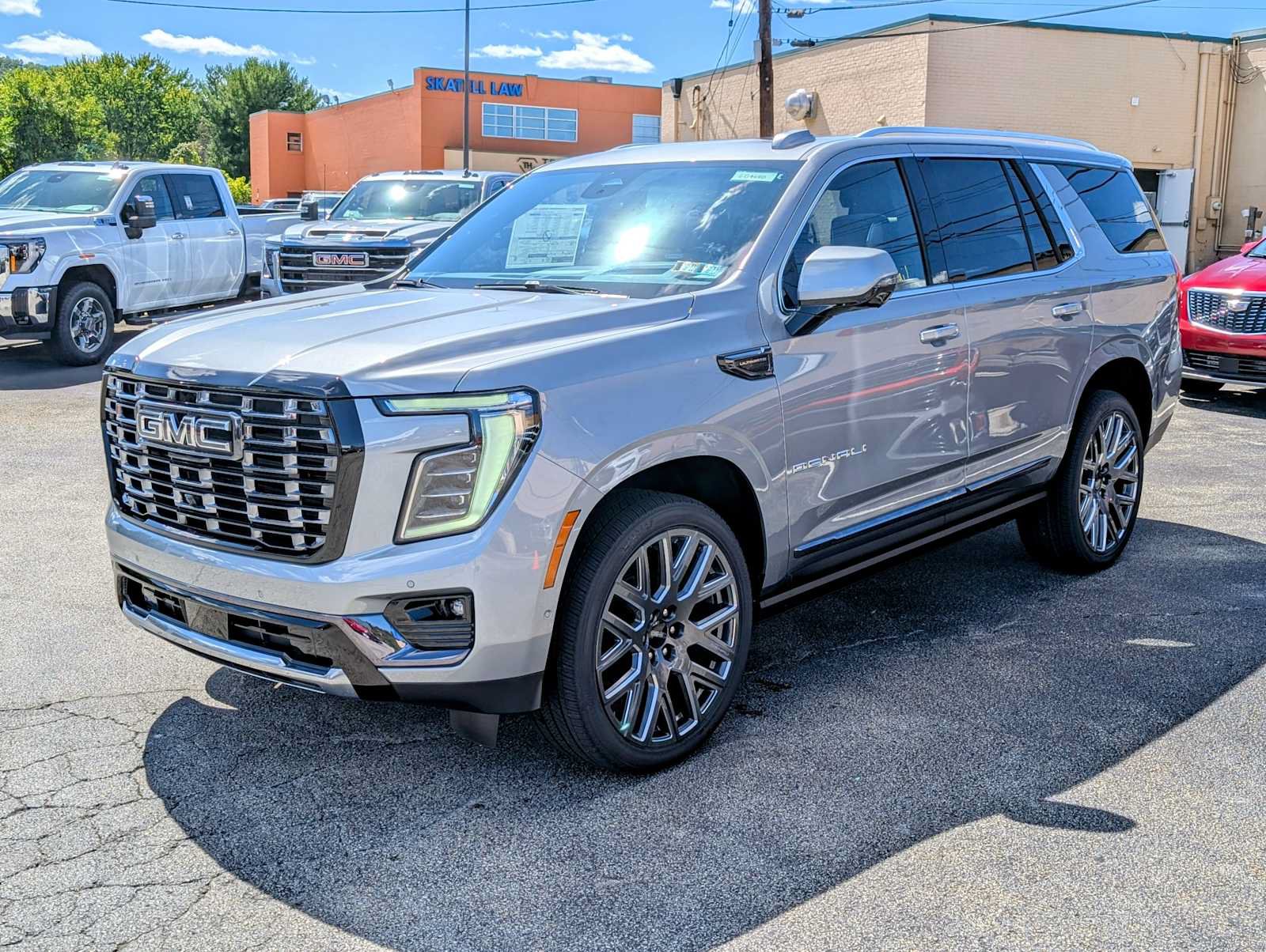 New 2026 GMC Yukon Denali Ultimate w/ LPO, Floor Liner Package AWD/4WD image 1