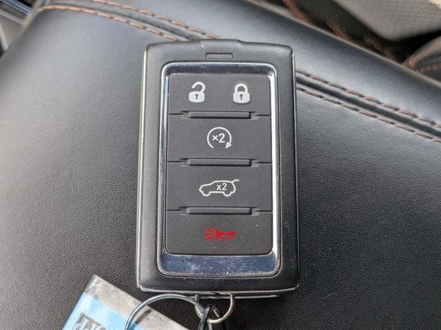 Used 2025 Jeep Grand Cherokee L Summit w/ Obsidian Package AWD/4WD image 32