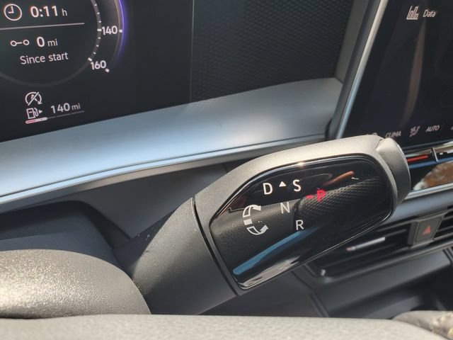Certified 2025 Volkswagen Tiguan SE R-Line FWD image 34