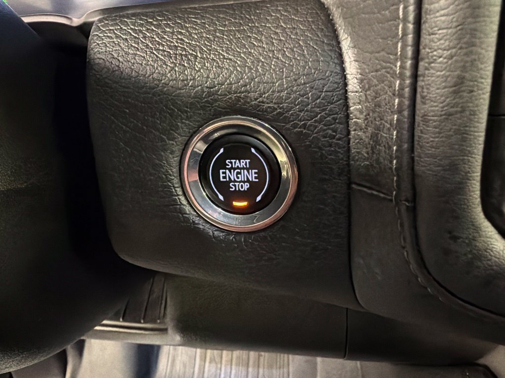 Used 2023 GMC Yukon Denali w/ LPO, Floor Liner Package AWD/4WD image 15