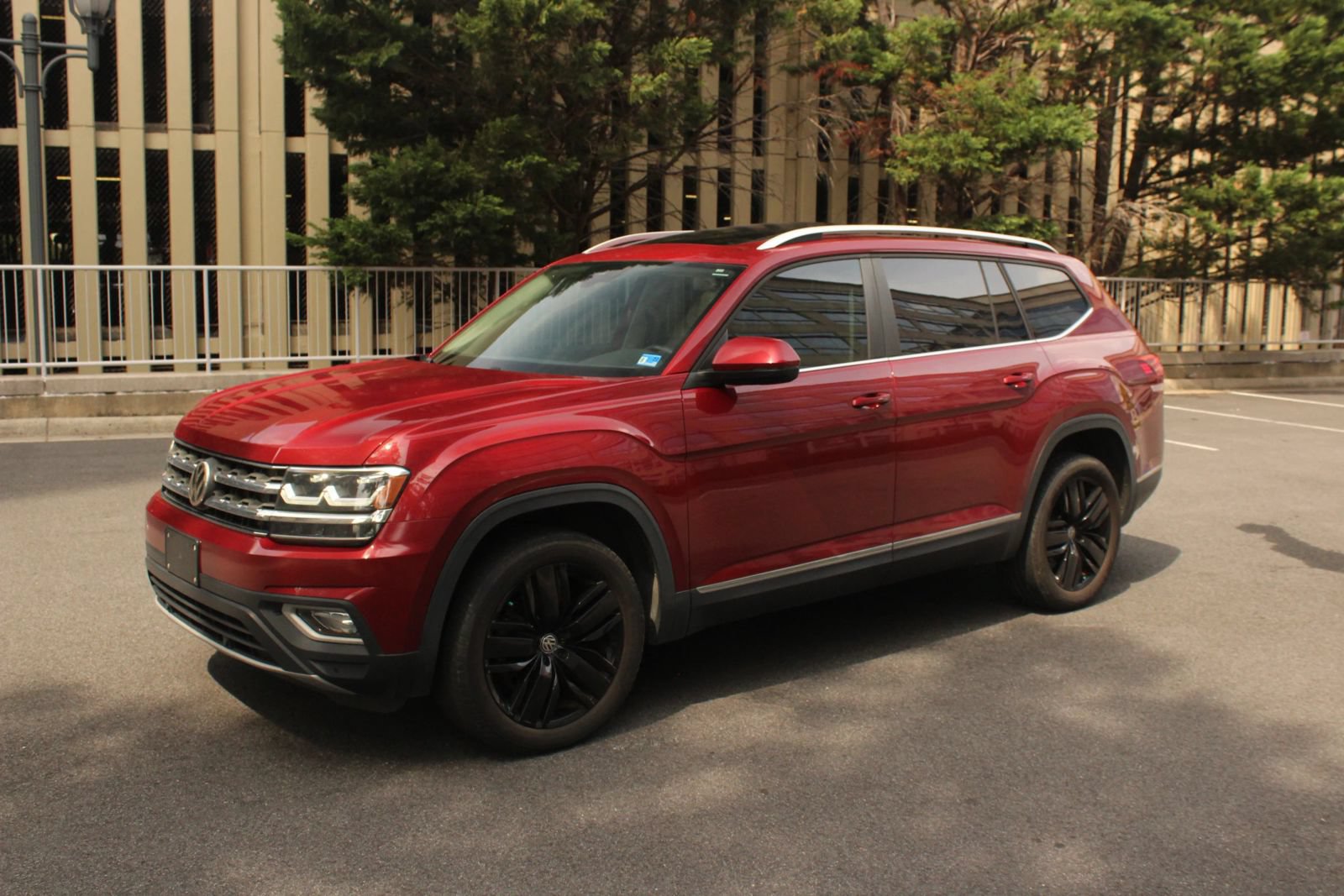Used 2018 Volkswagen Atlas SEL FWD image 12