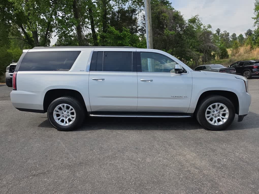 Used 2020 GMC Yukon XL SLT AWD/4WD image 2