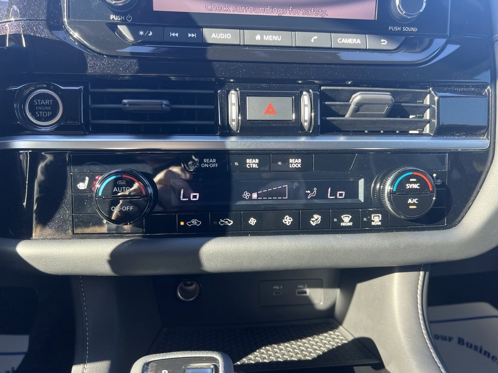 Used 2022 Nissan Pathfinder SV w/ SV Black Package image 23