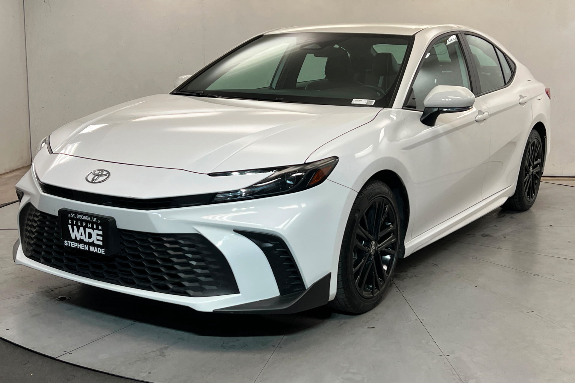 Used 2025 Toyota Camry SE