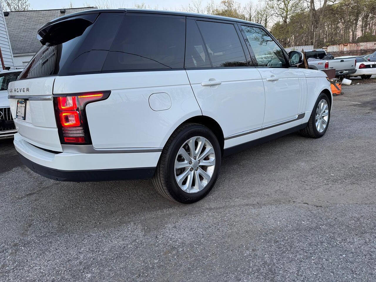 Used 2016 Land Rover Range Rover HSE image 5
