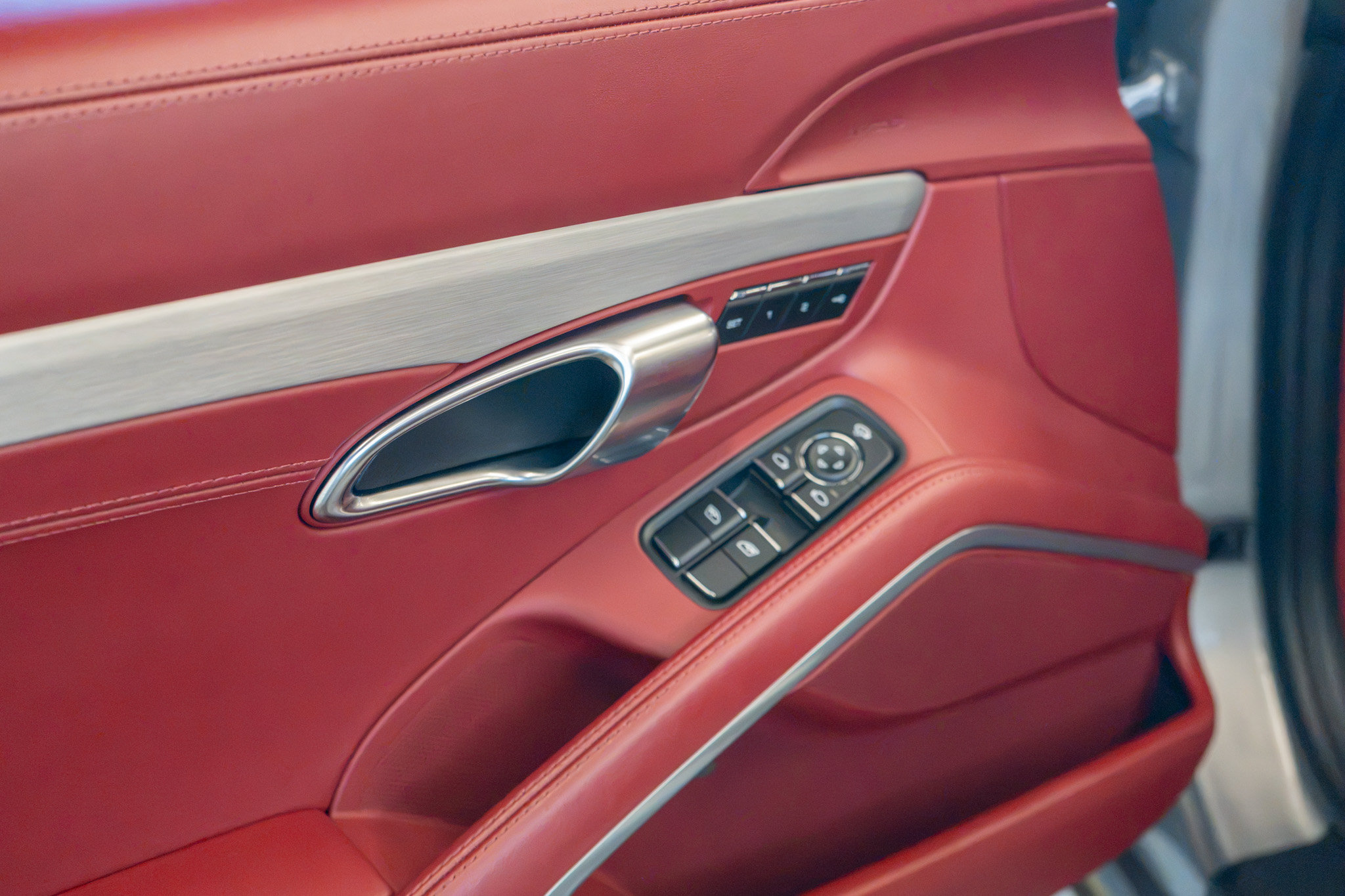 Used 2021 Porsche 718 Boxster RWD image 42