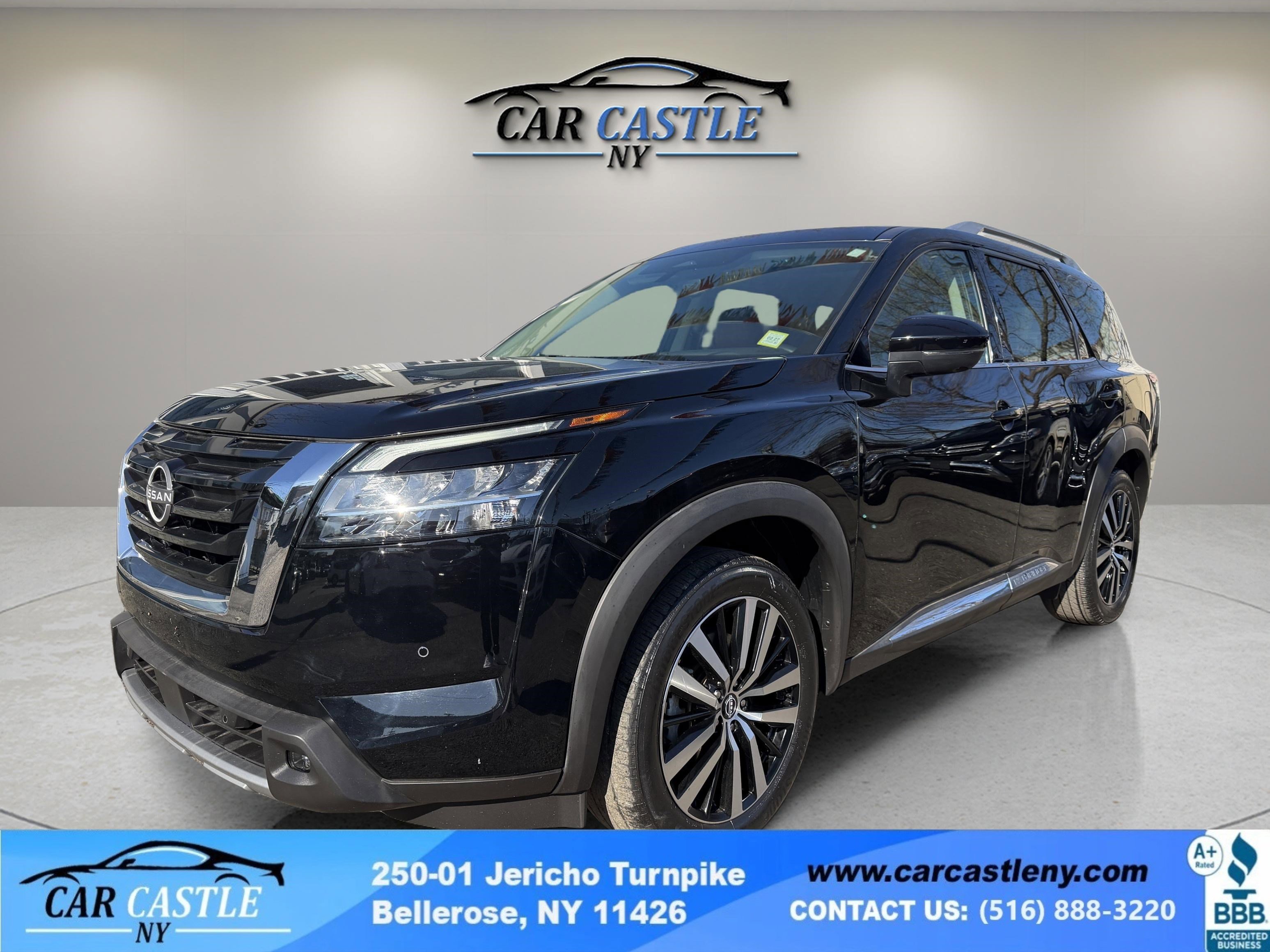 Used 2023 Nissan Pathfinder Platinum w/ Cargo Package image 1