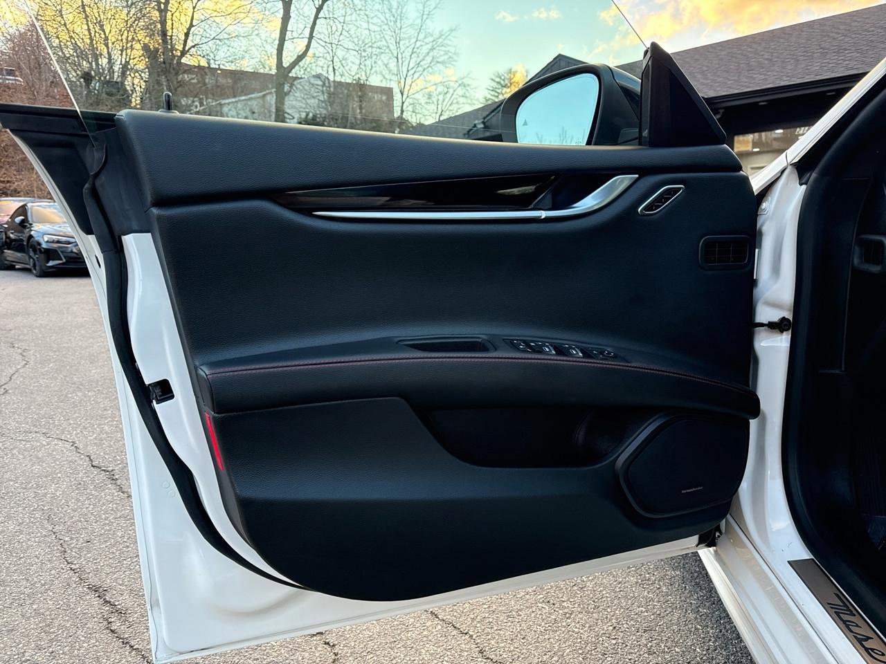 Used 2022 Maserati Ghibli Modena Q4 AWD/4WD image 13