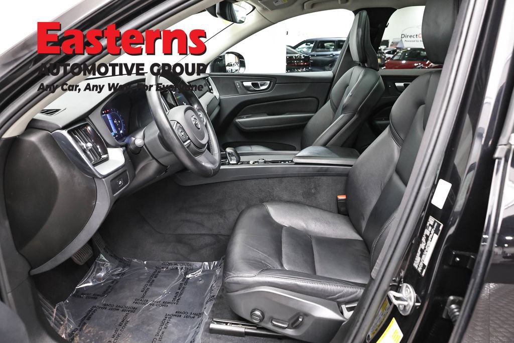 Used 2023 Volvo XC60 B5 Core FWD image 14