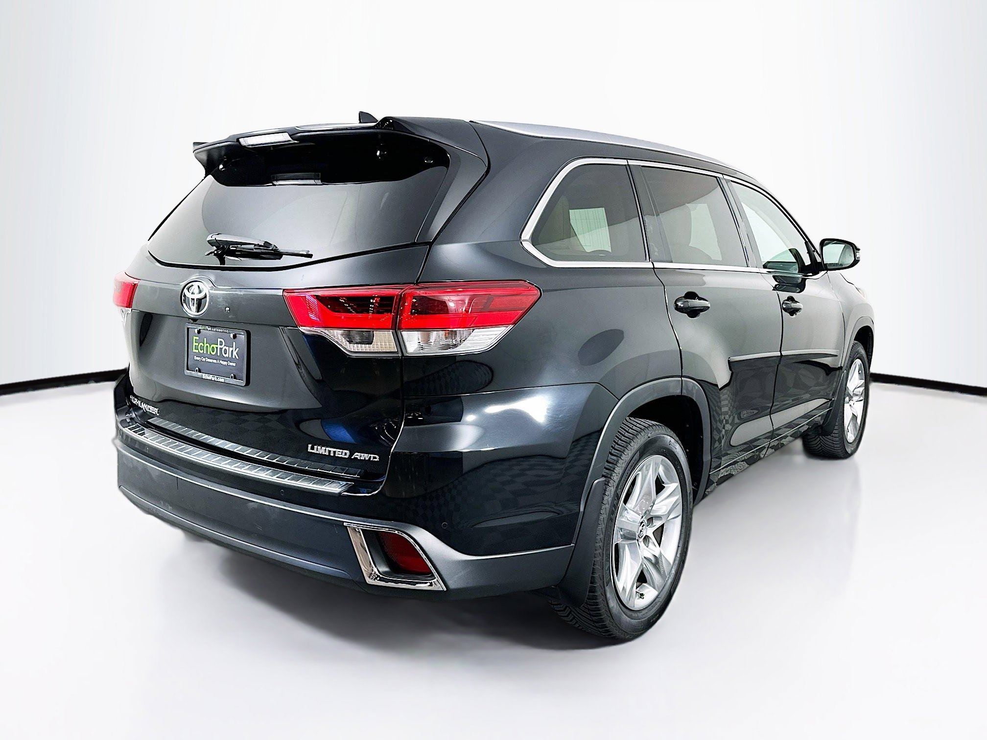 Used 2017 Toyota Highlander Limited w/ Protection Package #3 AWD/4WD image 9