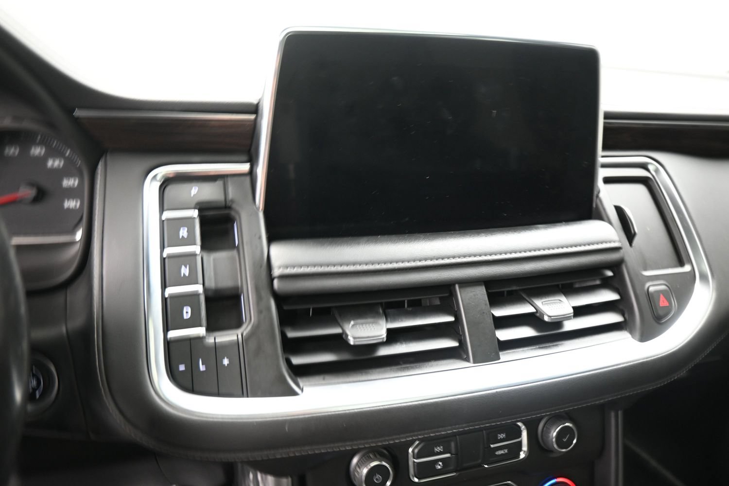 Used 2021 Chevrolet Suburban Z71 w/ Rear Media and Nav Package AWD/4WD image 16