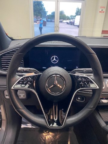 Used 2025 Mercedes-Benz GLE 450e 4MATIC w/ Driver Assistance Package image 21