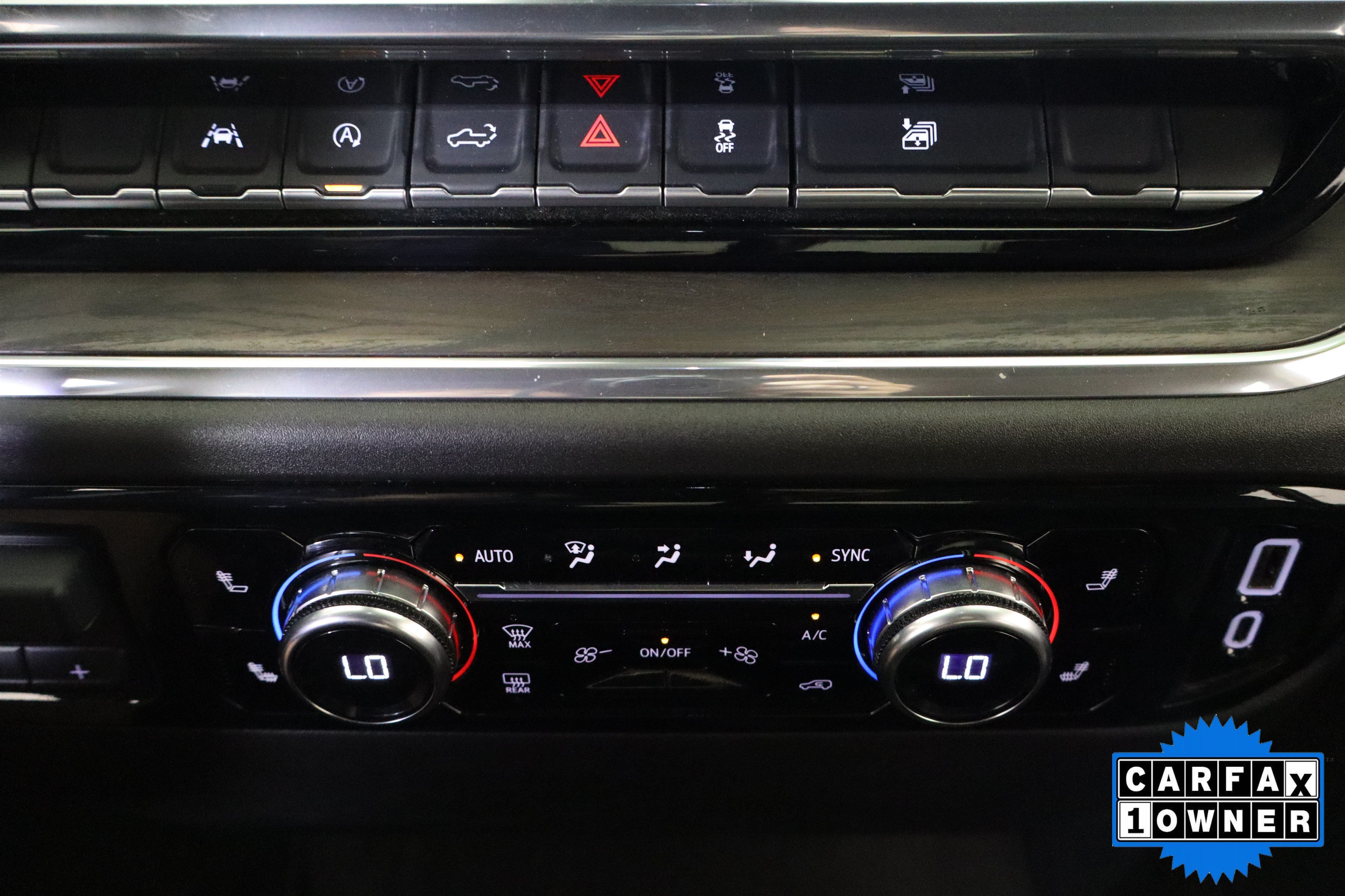 Used 2025 GMC Sierra 1500 SLT AWD/4WD image 26