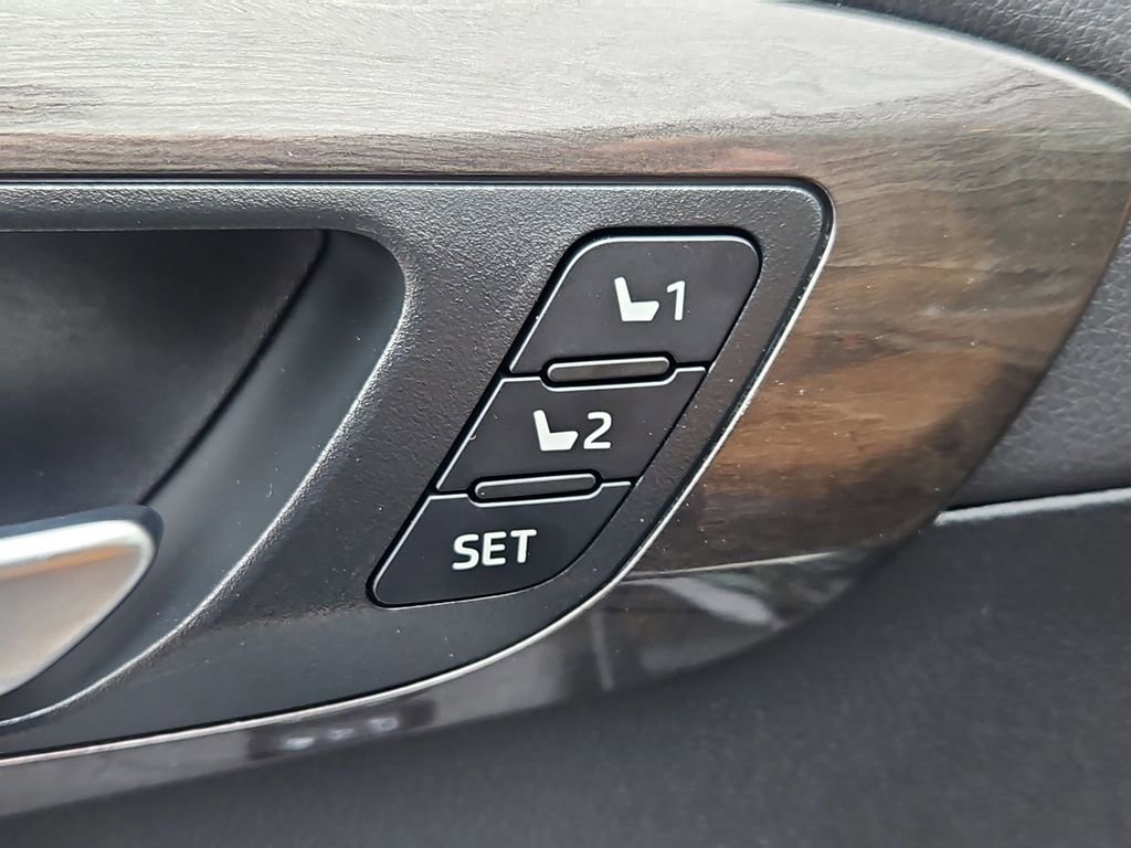 New 2026 Toyota Highlander Platinum AWD/4WD image 16