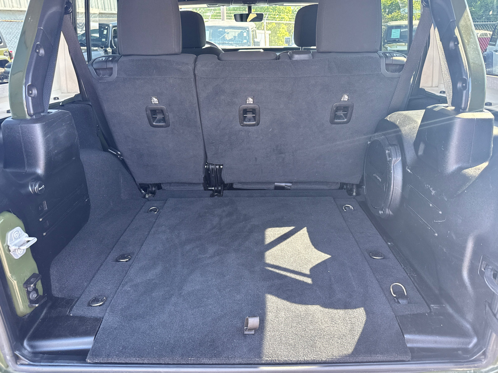 Used 2023 Jeep Wrangler Unlimited Sahara AWD/4WD image 19