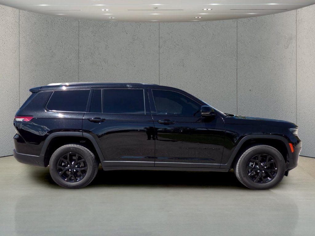 Certified 2024 Jeep Grand Cherokee L Altitude AWD/4WD image 3