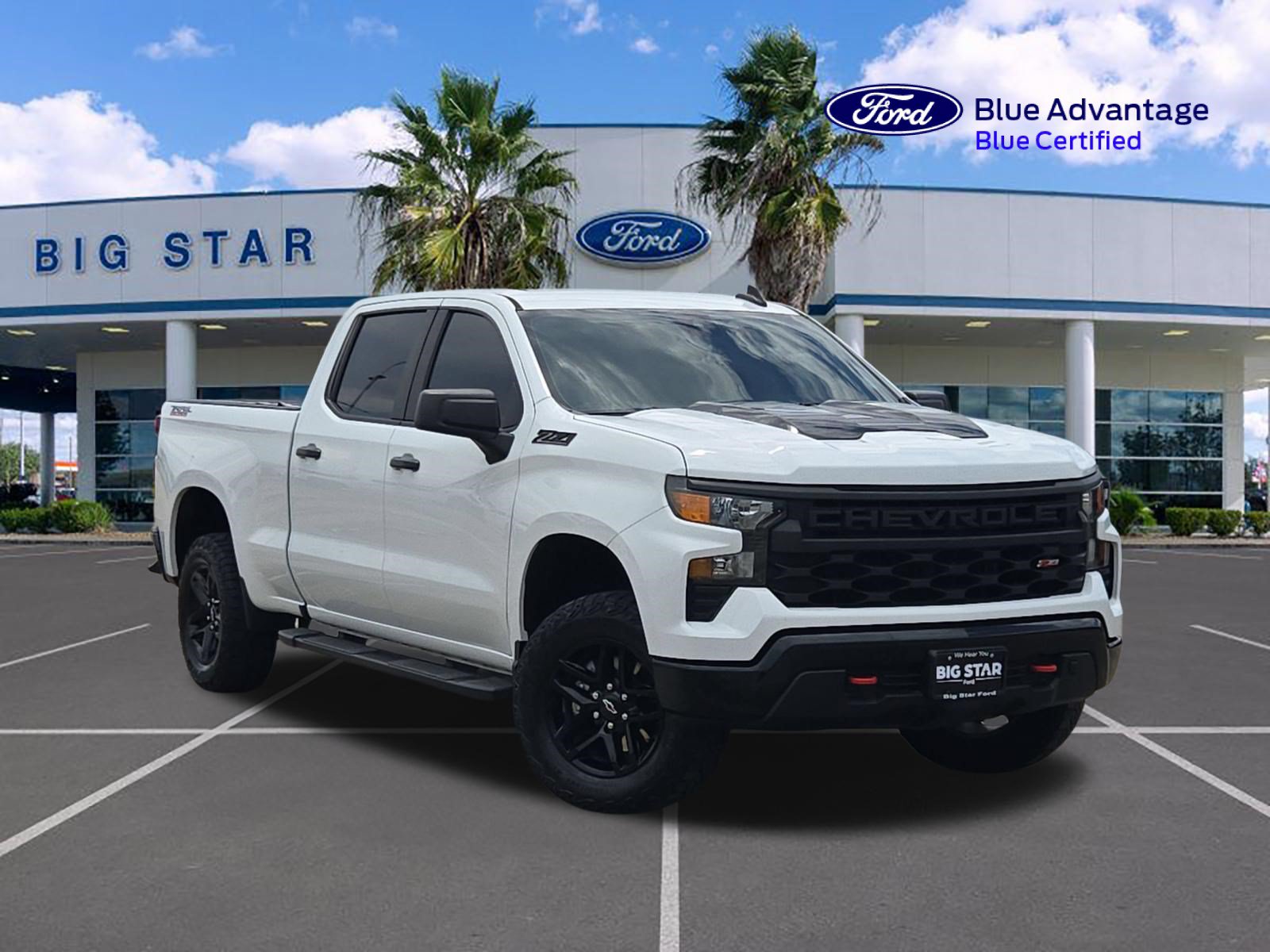 Used 2023 Chevrolet Silverado 1500 Custom Trail Boss AWD/4WD image 1