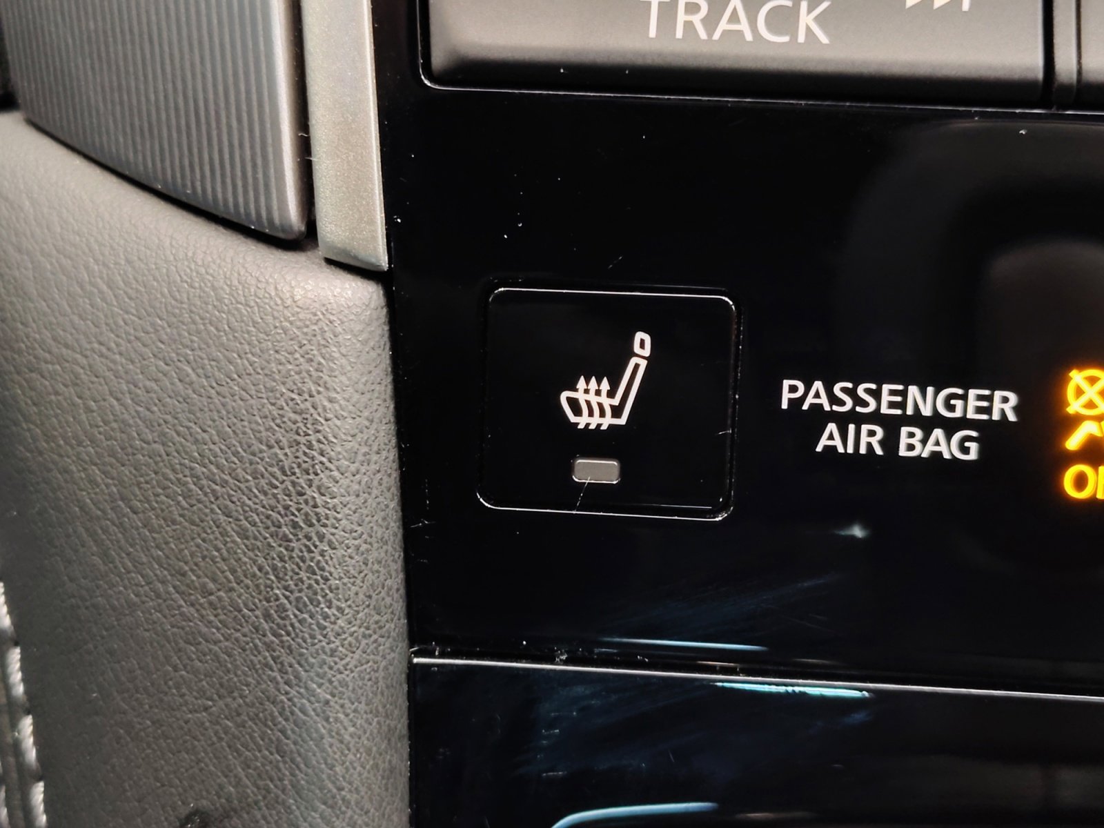 Used 2022 INFINITI Q60 3.0t Luxe w/ Essential Package image 27