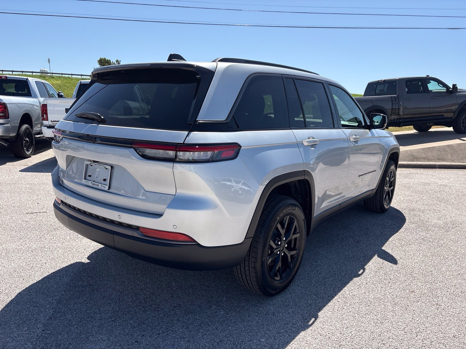 New 2026 Jeep Grand Cherokee Altitude RWD image 6