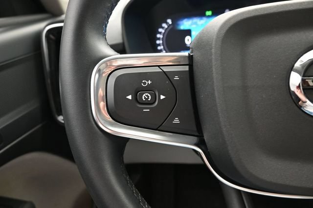 Used 2024 Volvo XC40 B5 Plus AWD/4WD image 23