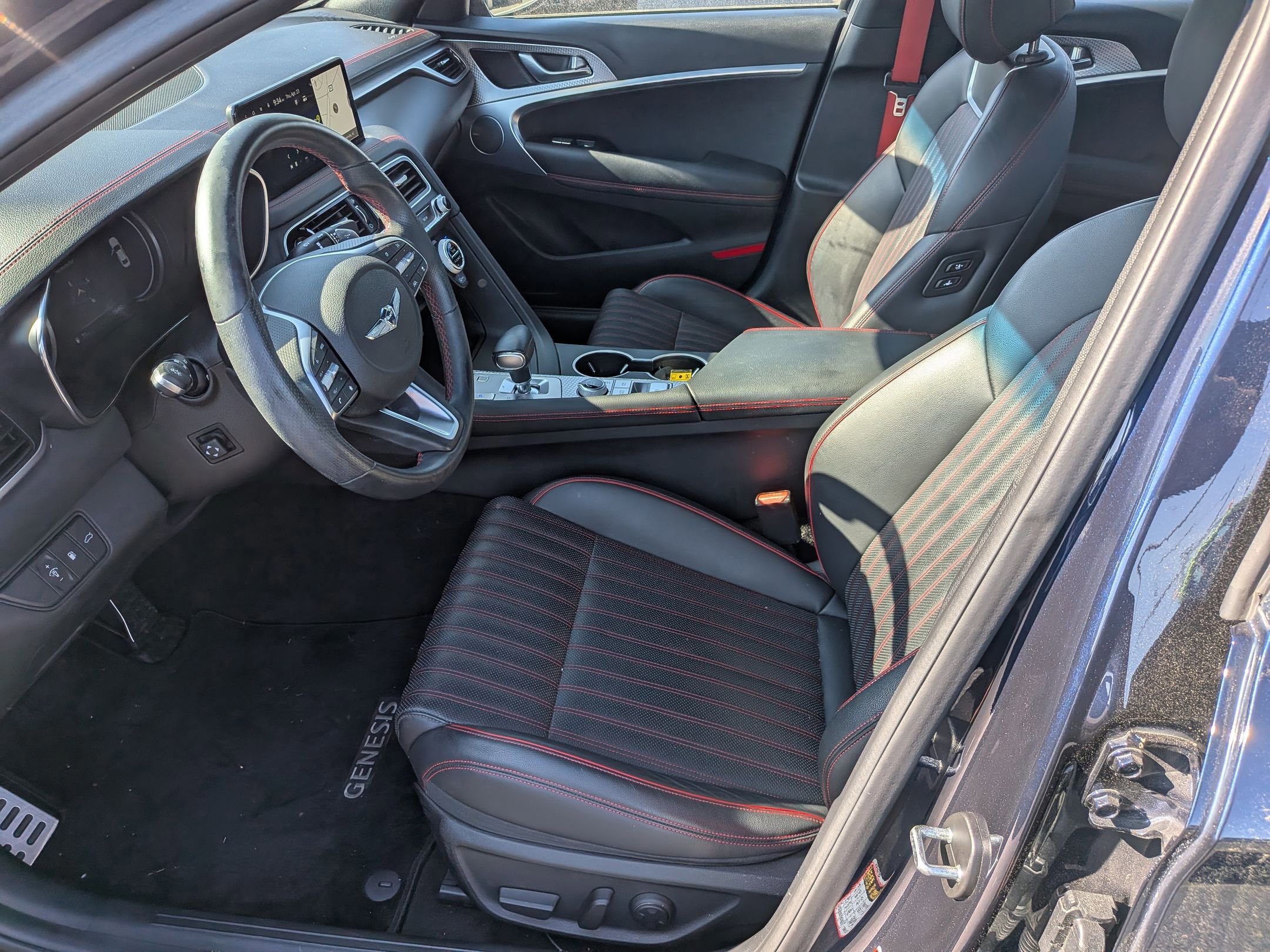 Used 2023 Genesis G70 2.0T w/ Sport Prestige Package RWD image 11