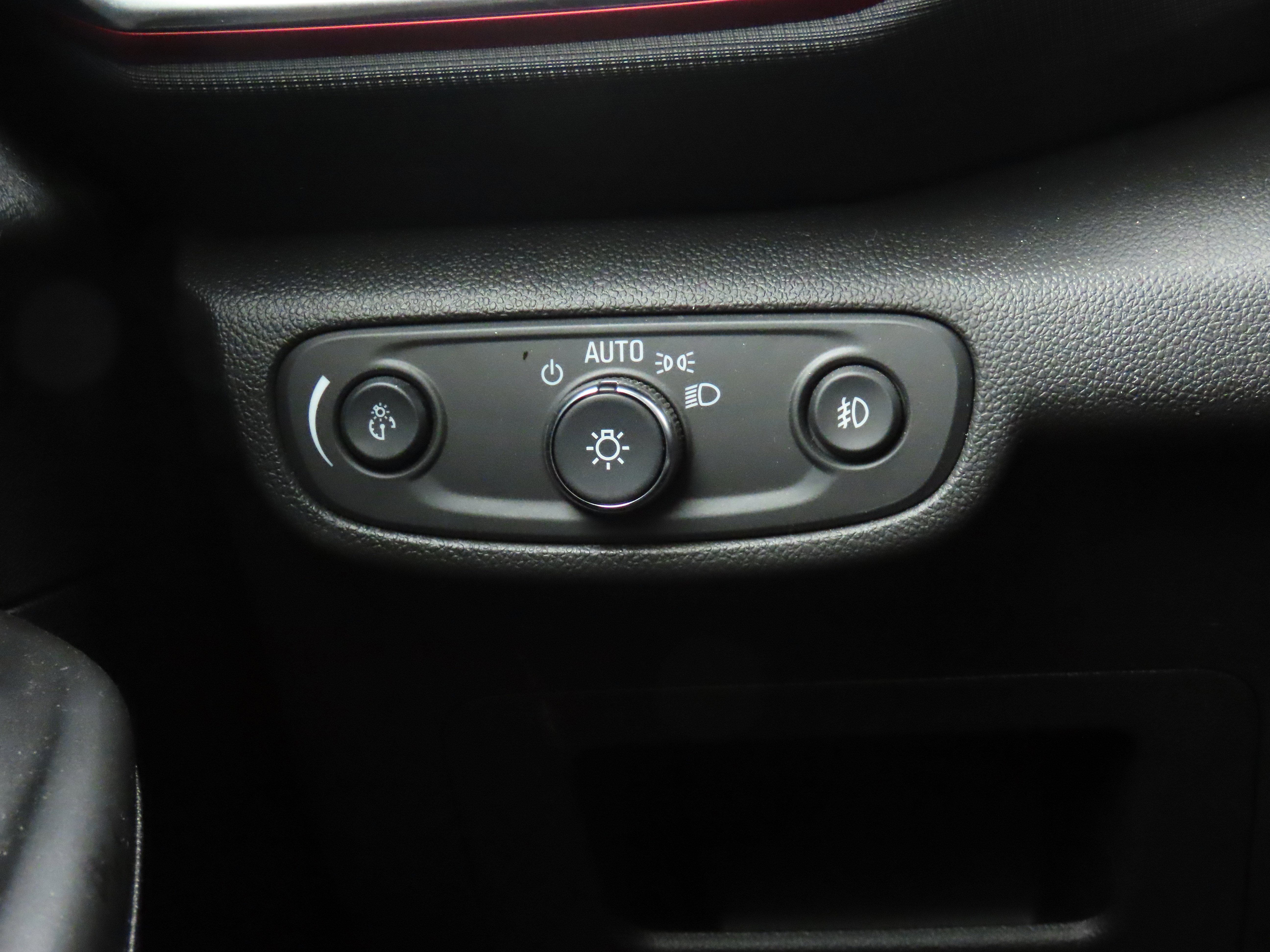 Used 2023 Chevrolet TrailBlazer RS w/ Sun and Liftgate Package AWD/4WD image 35