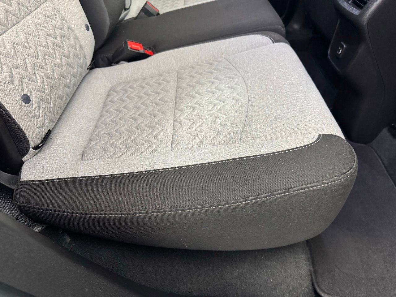 Used 2022 Chevrolet Equinox LS image 39