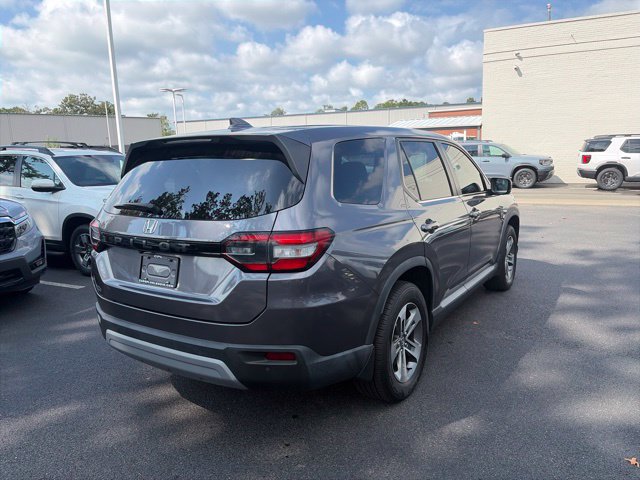 Used 2025 Honda Pilot EX-L image 6