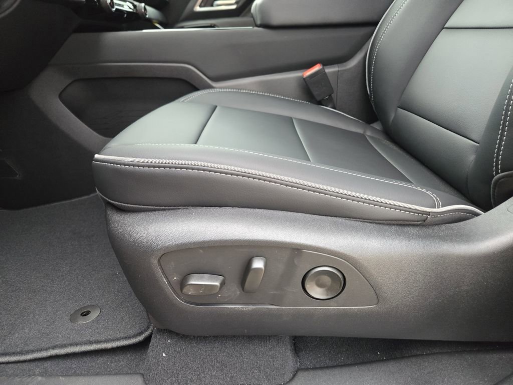 New 2026 Chevrolet Silverado EV LT AWD/4WD image 13