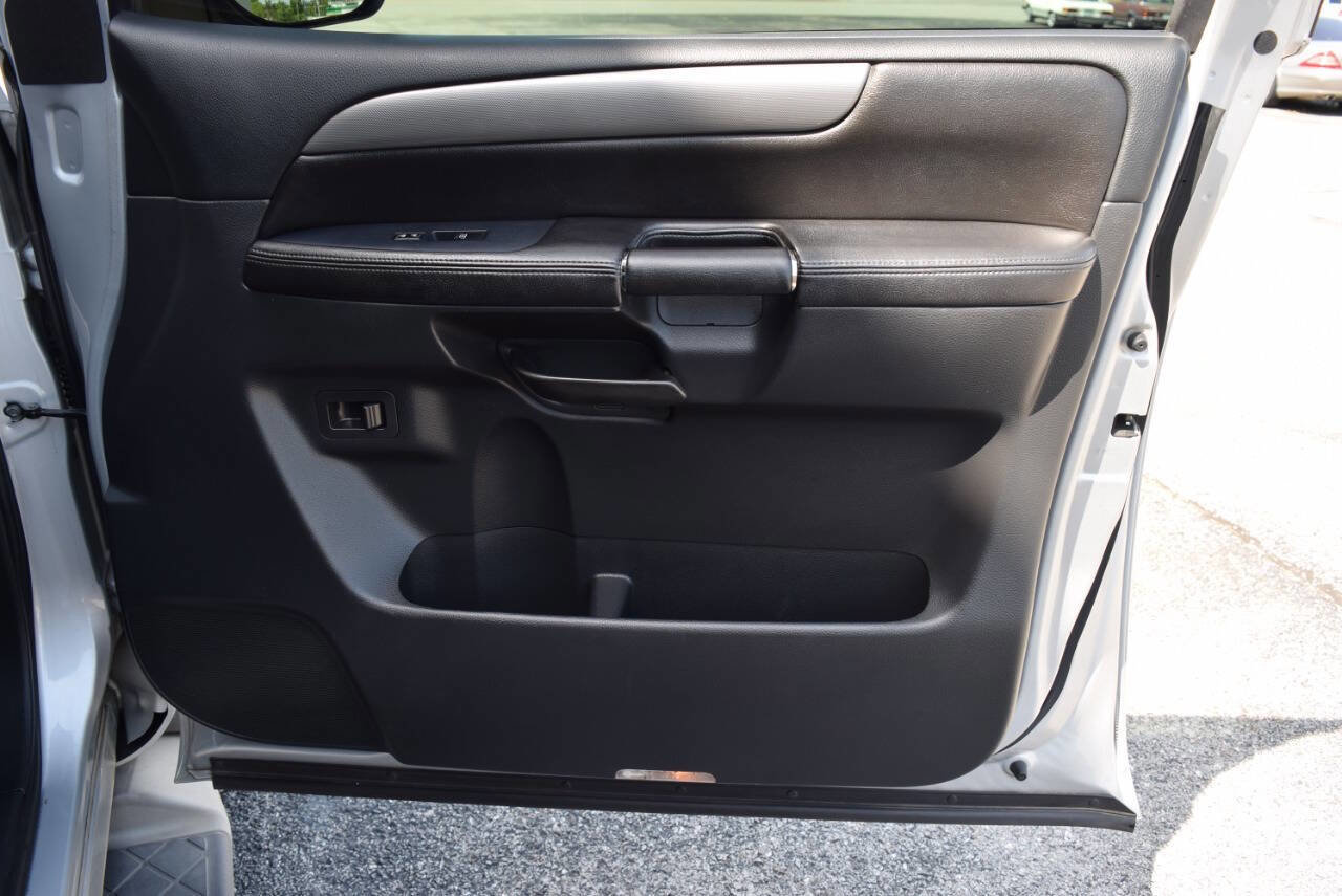 Used 2014 Nissan Armada SV image 33