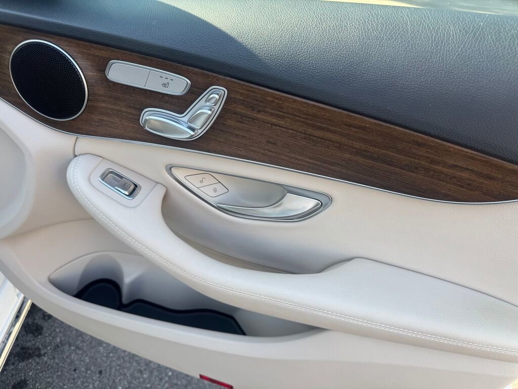 Certified 2020 Mercedes-Benz C 300 4MATIC Sedan image 22