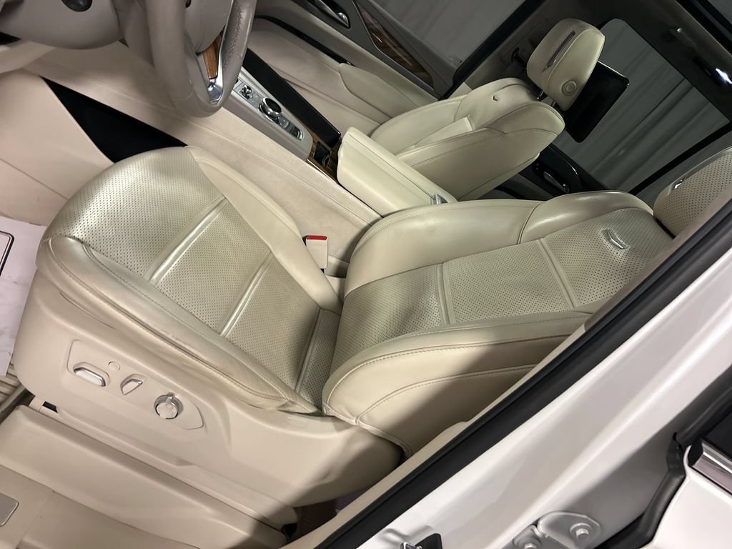 Used 2023 Cadillac Escalade Premium Luxury Platinum w/ LPO, Floor Liner Package AWD/4WD image 12