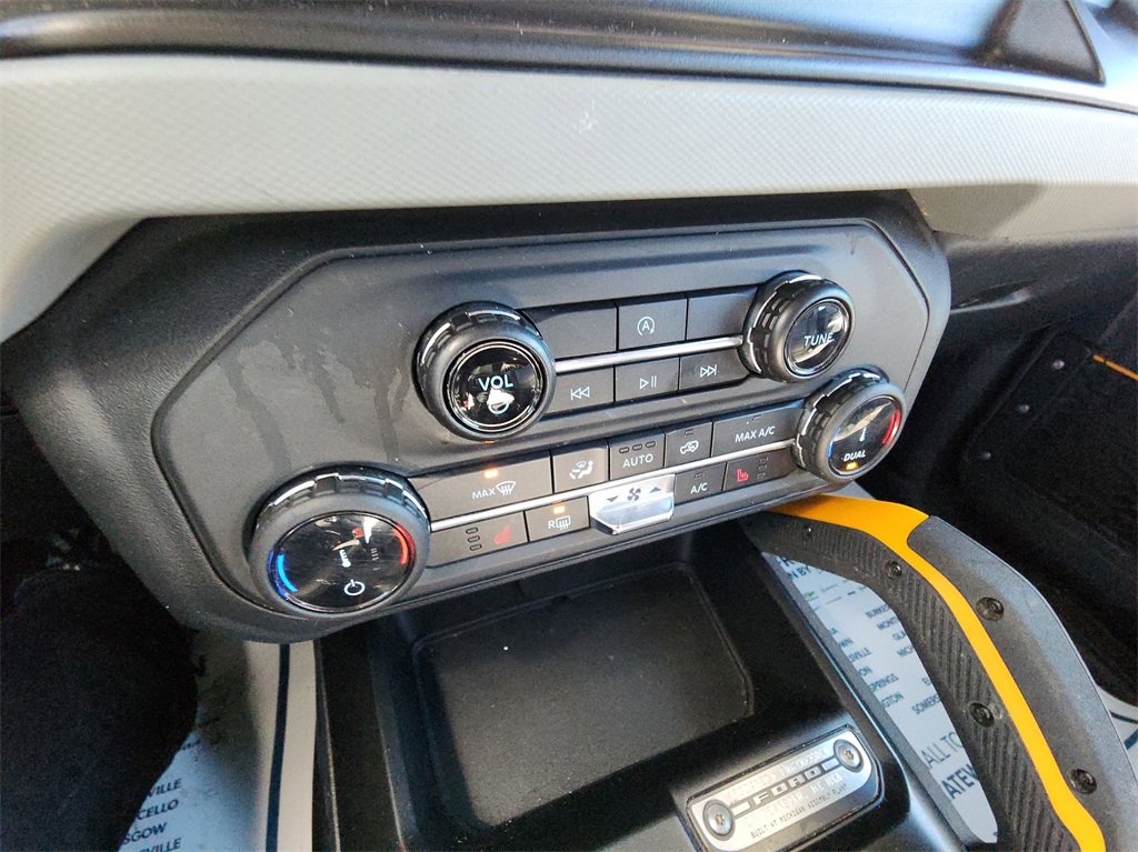 Used 2022 Ford Bronco Badlands image 19