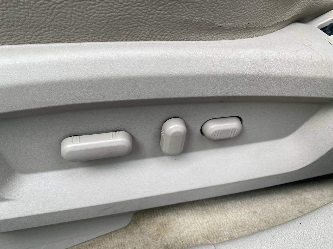 Used 2015 Lincoln MKX FWD w/ Equipment Group 101A image 15