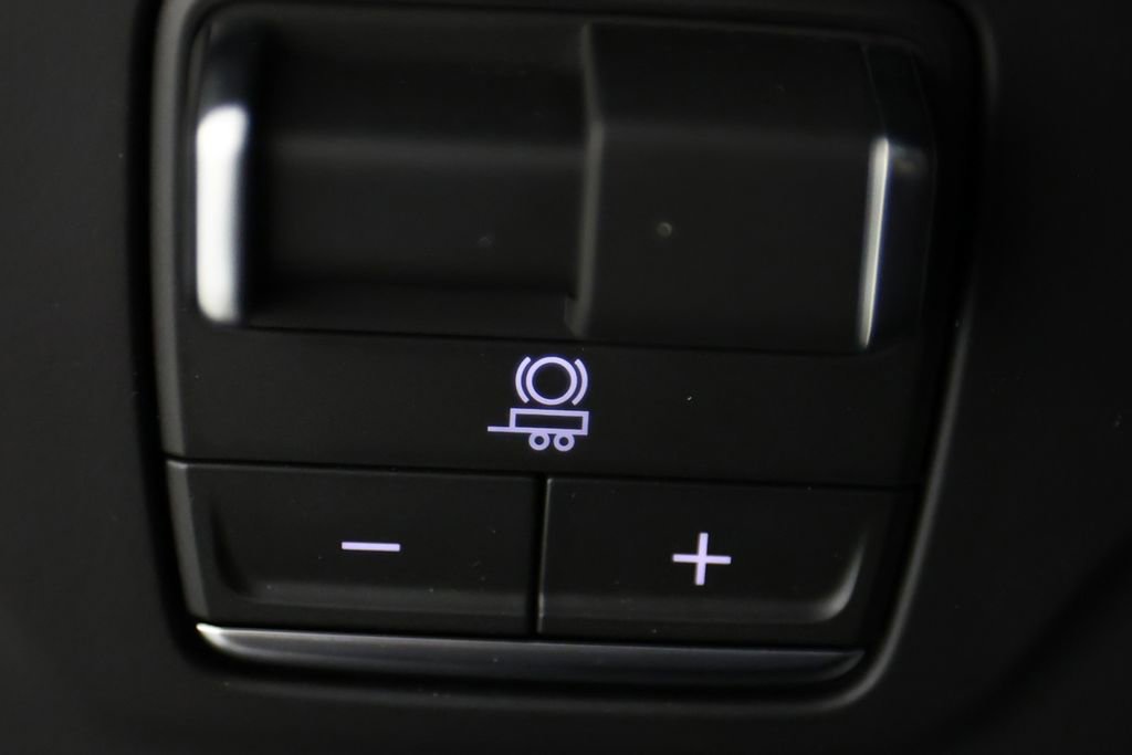 Used 2026 Cadillac Escalade Platinum Sport w/ LPO, Floor Liner Package image 30