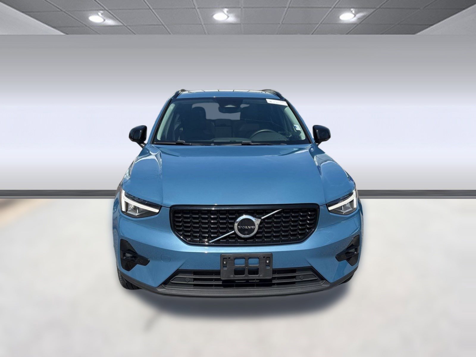 Certified 2023 Volvo XC40 B5 Plus w/ Driver Assist Package image 6