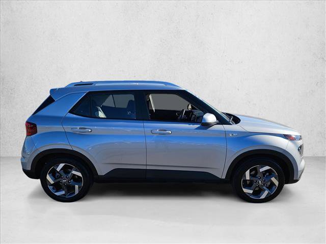 Used 2022 Hyundai Venue SEL w/ Cargo Package video 4